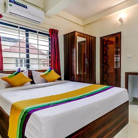 Kochi Itsy Hotels Rain Tulsi Stayz, Palarivattom Junction מראה חיצוני תמונה