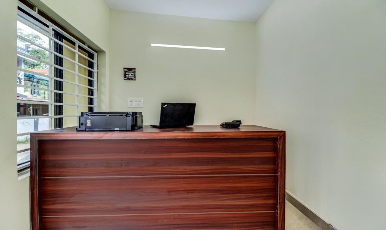 Kochi Itsy Hotels Rain Tulsi Stayz, Palarivattom Junction מראה חיצוני תמונה