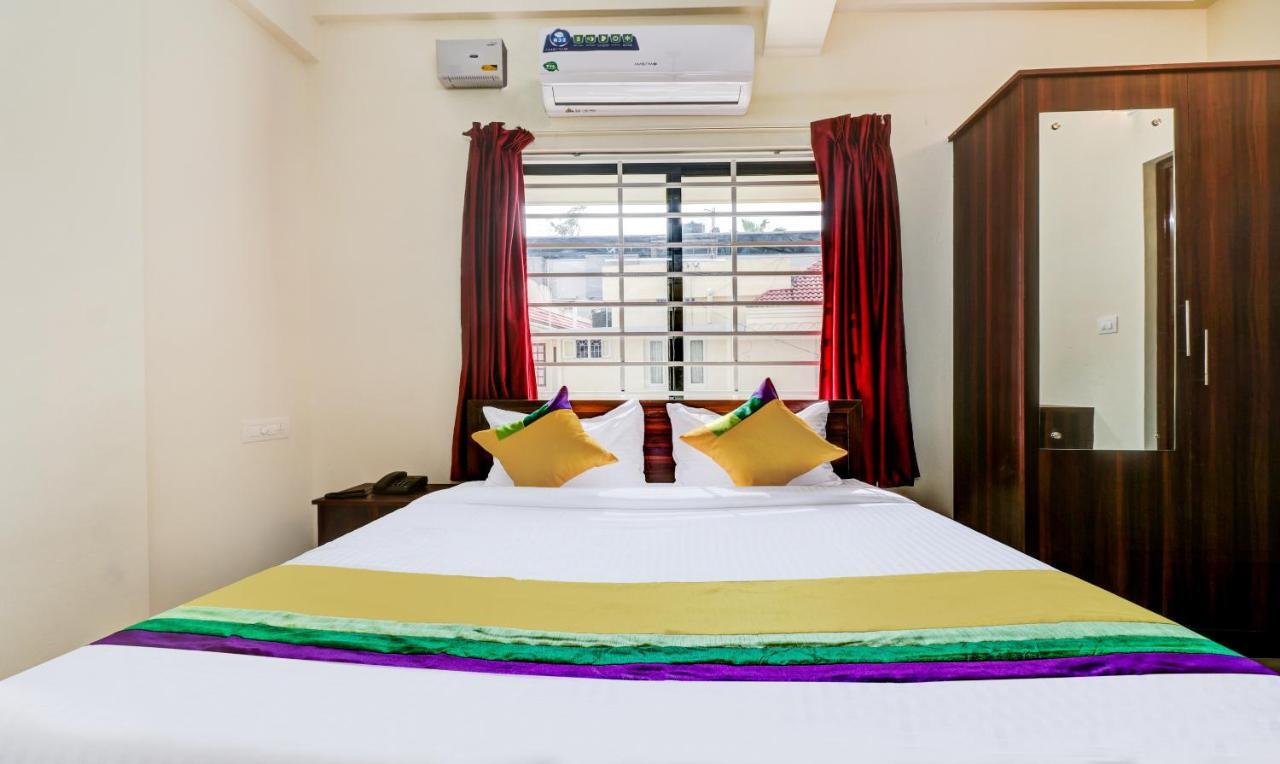 Kochi Itsy Hotels Rain Tulsi Stayz, Palarivattom Junction מראה חיצוני תמונה