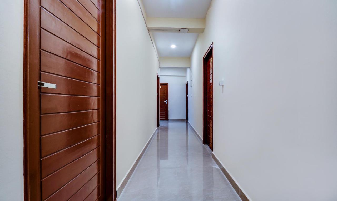 Kochi Itsy Hotels Rain Tulsi Stayz, Palarivattom Junction מראה חיצוני תמונה